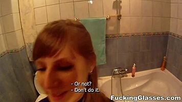 Γαμήσι με γυαλιά - θες να δεις την Alice να πηδάει σκληρά;