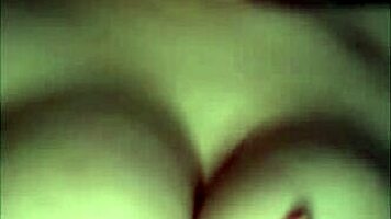 Amateur model joyliii sends wet nudes to lucky stranger