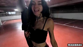 gothic teen leaves bf and gets quickie in car 😈