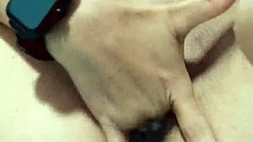 Mucha leche dripping from my tight homemade pussy after fingering