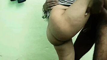 Desi girlfriend riding boyfriend in hotel sex!