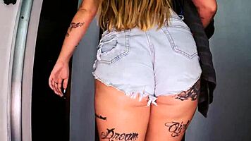 por tr�s das c�meras com loira luxx