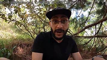 I exercise with friends, we have outdoor threesome