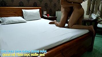 I Du Lịch Gặp Ớt Anh Việt Kiều Dễ Thương!