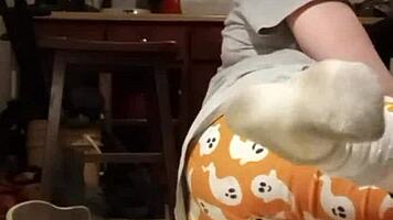 Homemade video featuring unusual foot details