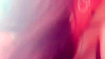 madrastra jovencita cachonda le da mamada de verga a su hijastro en un autobús en público sexo real casero amateur de madrastra e hijastro
