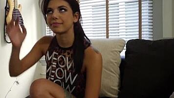 Gorgeous latina stepsis blows that fat cock 😍