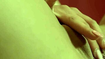 Teen relaxes solo with dildo fingering for ultimate pleasure