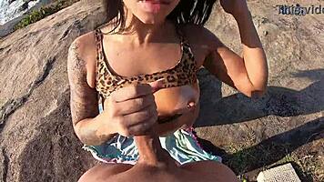 Risky Beach Sex: He Eats Teen 18+ And Cums On Big Ass