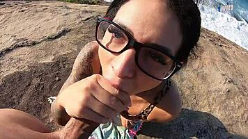 Risky Beach Sex: He Eats Teen 18+ And Cums On Big Ass