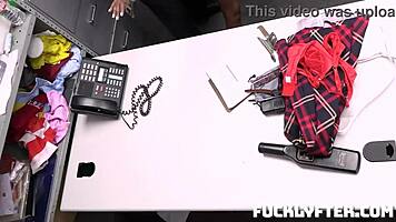 Teen amateur's big ass blowjob for cash