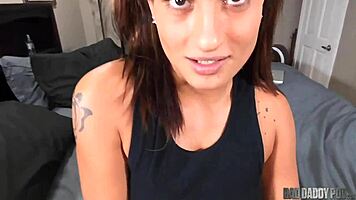 Sexy stepdaughter Sommer Love pleases stepdaddy