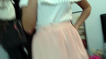 Latina vergine sente calore intenso col primo cazzo bendata a pranzo