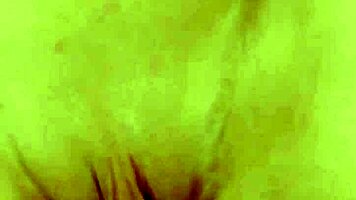 cheeeeekymissy shows extreme close up of her wet pussy play