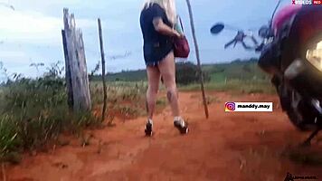 Enfiei A Pica Na Loirinha No Meio Da Estrada Em Publico Assista Completo No Xvideos Red