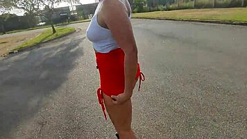 Brazilian married milf shows off in parking before motel banging