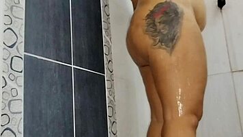 this chubby girl squirts huge in the usa bathroom