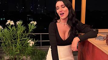 i can’t believe i controlled my orgasm in a paris cafe and gave an epic public toilet blowjob