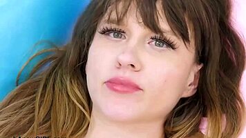 Sexy teen model shows body