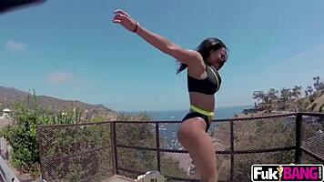 Luna star gives sloppy blowjob on vacation trip