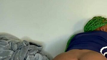 Мръсната заварена братовчедка лиже задник докато се мастурбирам и после я чукам като курва