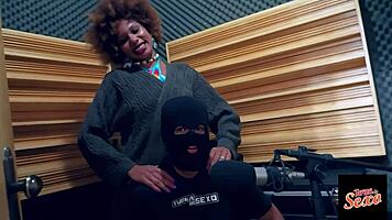 giovanna bombom gives blowjob and pussy lessons to lucky guy