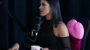 i felt so insecure giving my ass in that brazilian lesbian lingerie scene