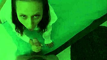 Zvídavý, jak se cítí hubená bruneta teen 18+ nevlastní dcera s nevlastním tátou v pohledu?