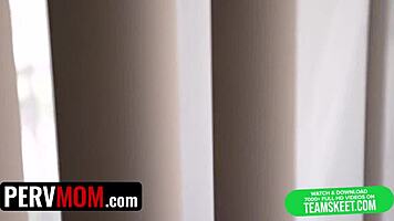 Hot stepmom Sovereign Syre n’ stepsis Kennedy Kressler bangin’ young stud, oh man!