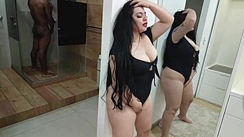 Antonella Craves To Devour Rioc In Steamy Bath