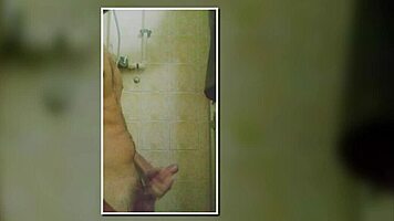 i masturbate in bath until big cumshot