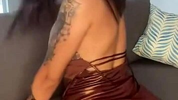 Young Girlfriend Films Herself Using Dildo For Boyfriend's Pleasure