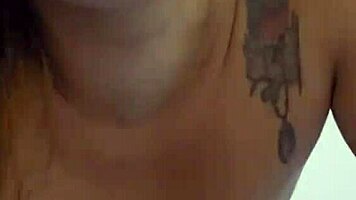 i'm flashing my spread pussy and winking asshole, ready to give