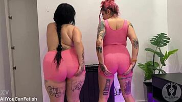 gg huge boobs bouncing wild with belly fetish and ass shaking preview