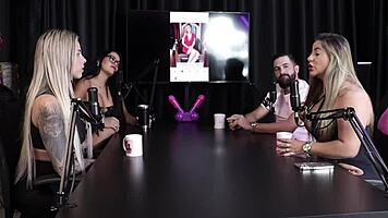 Who did she match with on Tinder? Juli Figueirô and Felipe Larrossa in sheer red