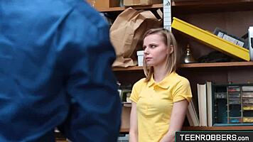 Catarina's Pussy Feast!