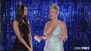 Chatting with all-natural latina beauty eliza ibarra in an exclusive backstage interview 😊