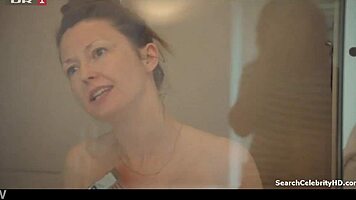 Louise Meritz in Ditte Louise S01E01