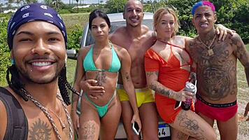 these young latinas hooked up publicly in broad daylight