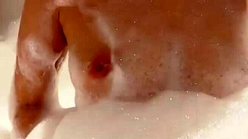 Teen Thai Opens Room For Fucking In Bathtub At Hotel