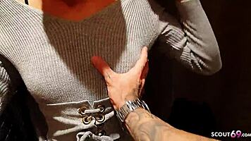 Deutscher Amateur Skandal Dreier Sex in Umkleidekabine mit Zwei Teen 18+s POV