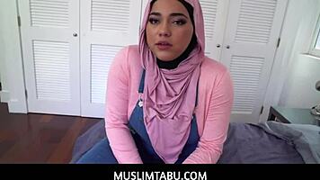 julz gotti shows nicky rebel how to fuck in pov 😈