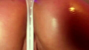 Step sister's boyfriend tempted by shaking ass