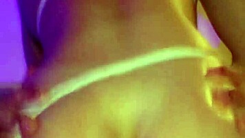 Step sister's boyfriend tempted by shaking ass