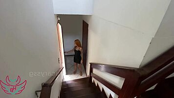 Novinho Safado Esperou A Ruiva Pelado Na Escada