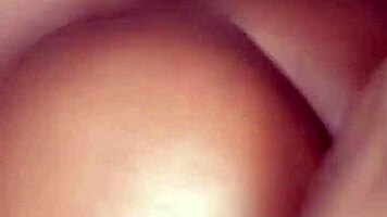 Mi timida hermanastra es virgen y me pide que la folle por primera vez y me le corra en su culo