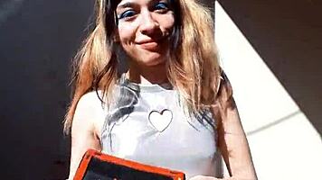 Bonneyuwu Shows Off Her Sexy Body In Cosplay!