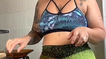 casada records cooking videos online but really just wants to flash her swollen pussy