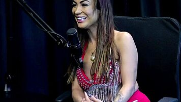 Belinha baracho shows breasts to famous guys