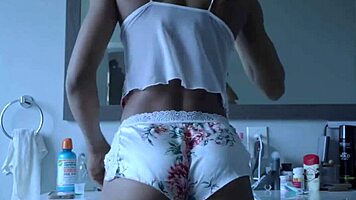 quick blowjob and cum in mouth before workout with squirting